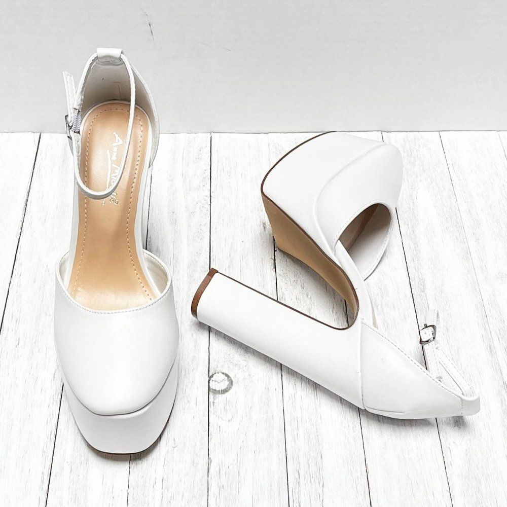 Elegant White Platform Heels - Picture 4 of 4